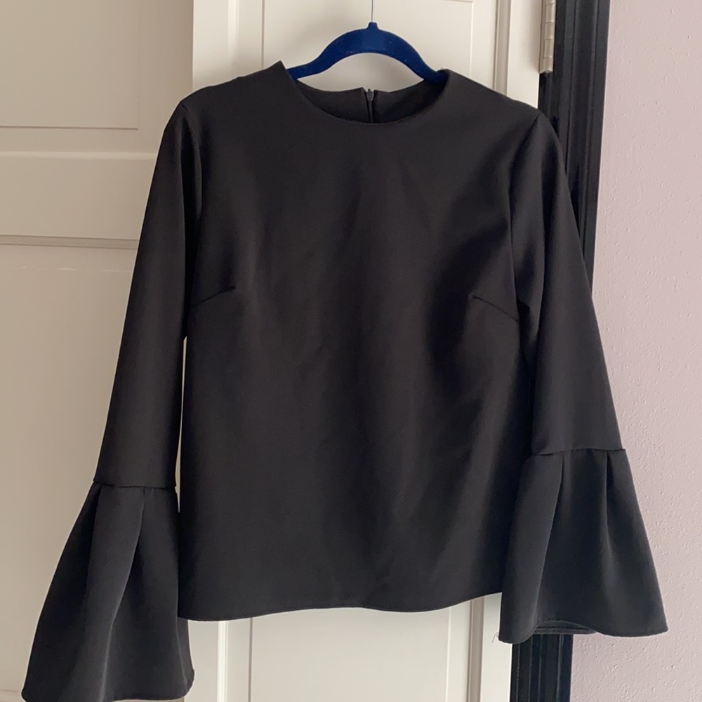 2 Hearts black flare arm blouse